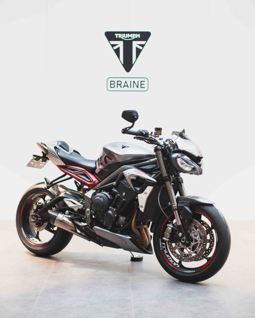 STREET TRIPLE RS Grise