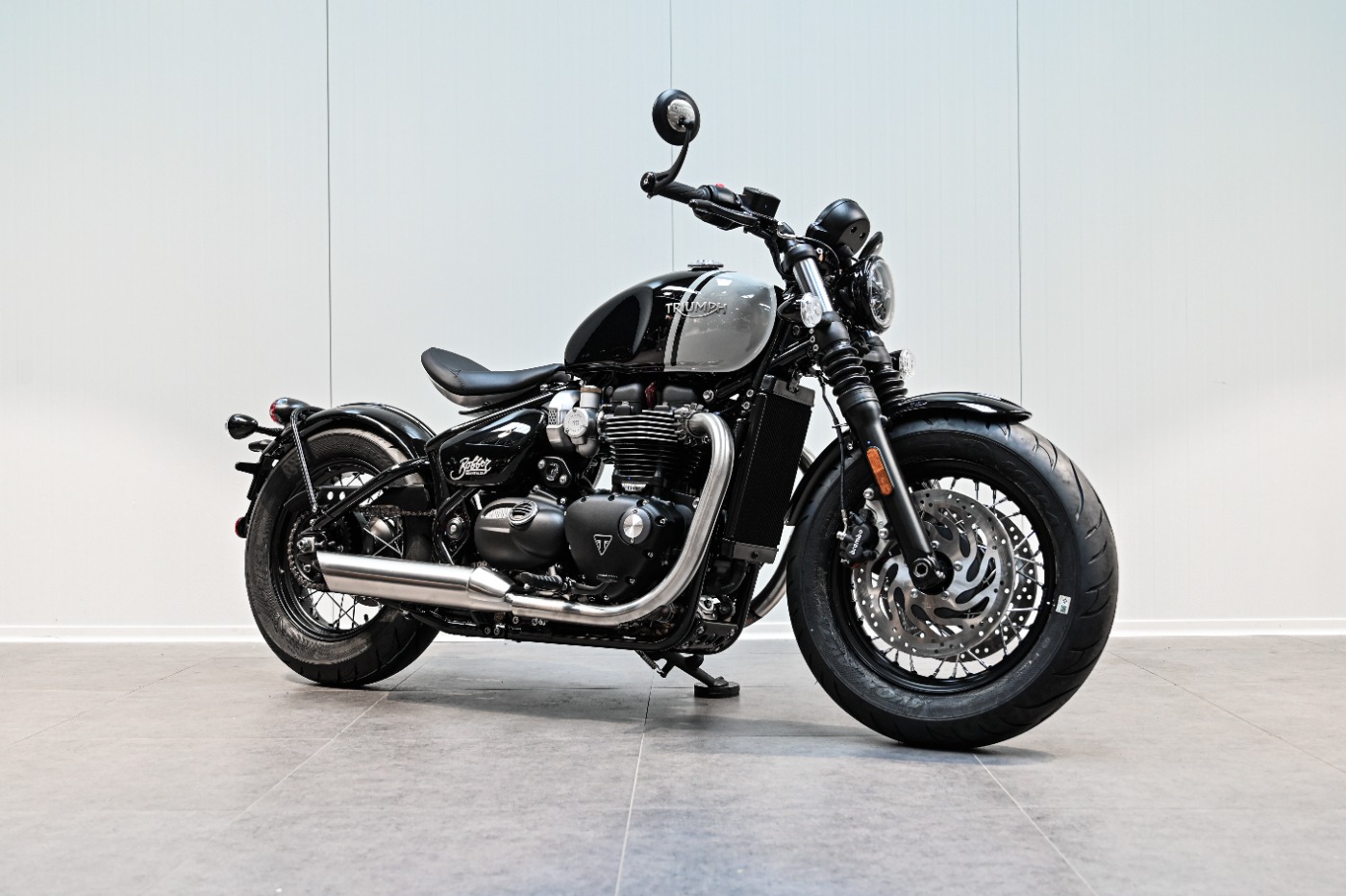 Bobber Jet Black - Ash Grey