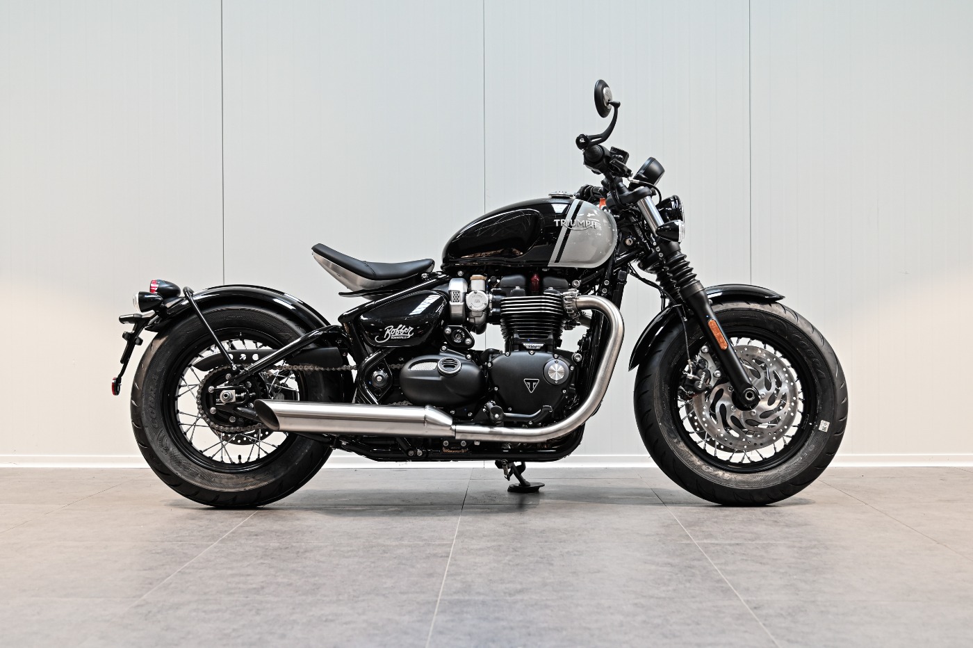 Bobber Jet Black - Ash Grey